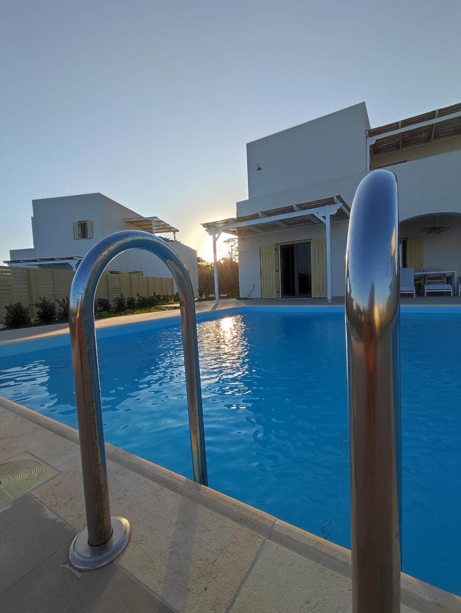 Twin Suns Villa Drios Buitenkant foto